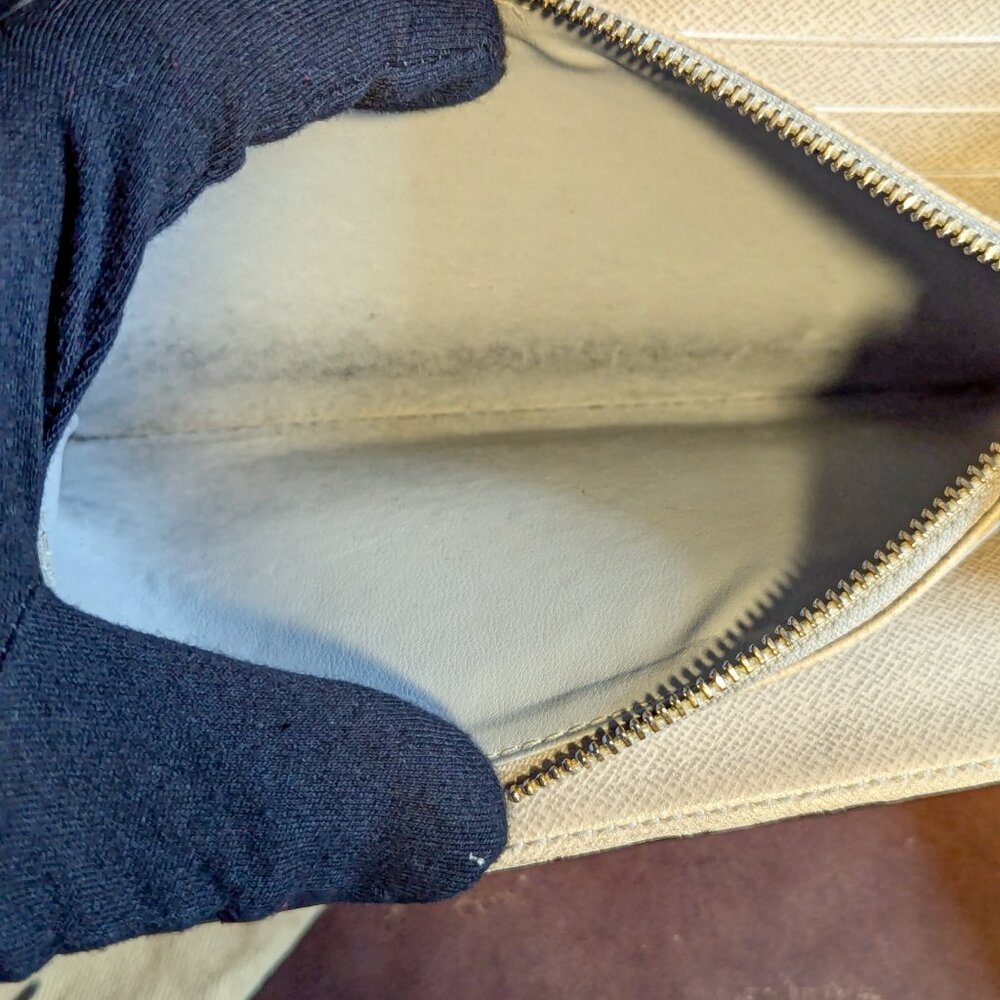 LOUIS VUITTON Ltd Edt. Dentelle Sarah Long Wallet - Picture 7 of 14